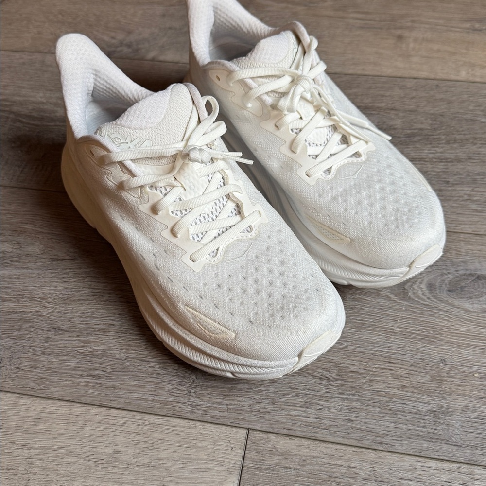 Hoka Clifton 9